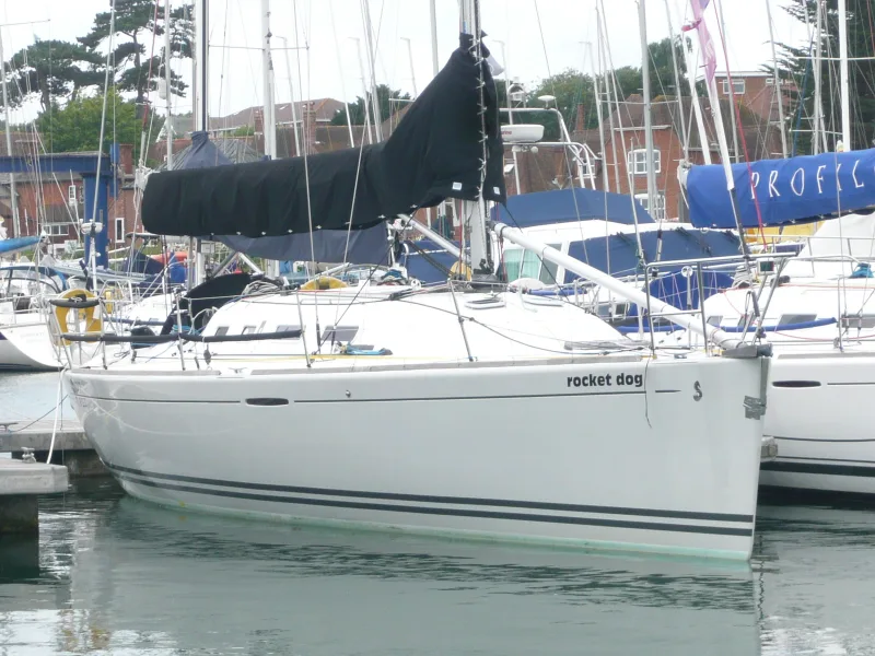 First 40.7 fortøyd ved brygga